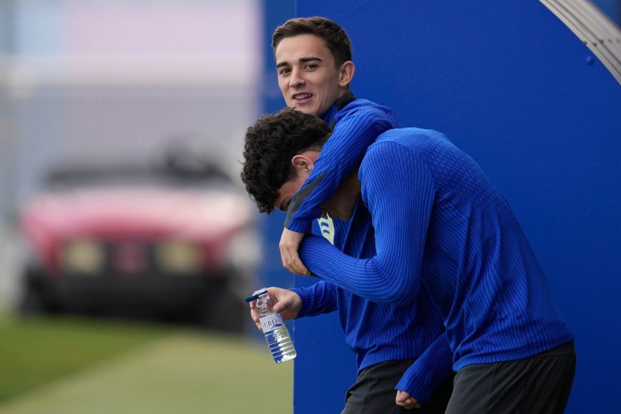 Gavi renueva con el Barcelona hasta 2030
