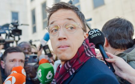 La defensa de Errejón asegura que Mouliaá se niega a entregar pruebas y ella afirma que ha facilitado testigos y sus móviles