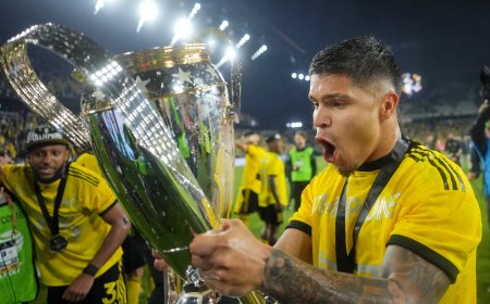 El Betis paga 13 millones por el Cucho Hernández y anima el final del mercado de fichajes