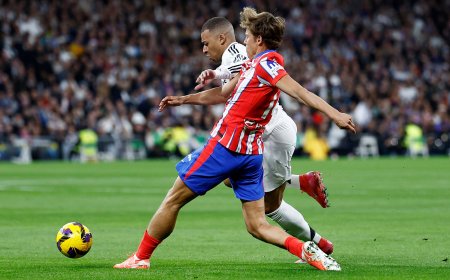 Real Madrid - Atlético en directo | Julián Álvarez adelanta a los rojiblancos de penalti