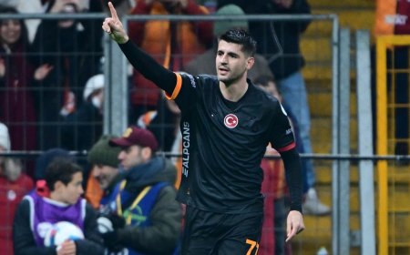 El Adana Demirspor turco se retira del campo tras un penalti pitado a favor del Galatasaray