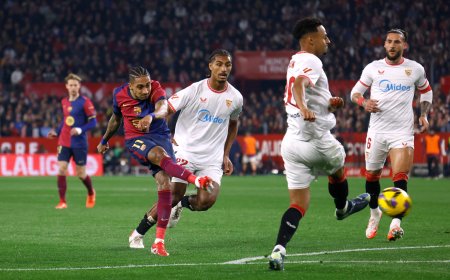 El Barça llama a la Liga desde Sevilla