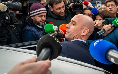 Rubiales trata de desacreditar a los testigos que sustentan la versión de Jenni Hermoso