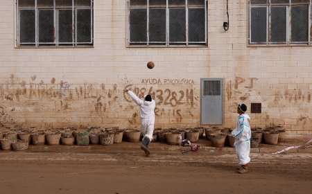 Deprímete: Prohibido jugar al fútbol en la calle