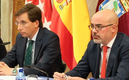 Almeida y el delegado del Gobierno intercambian nuevos reproches y descartan cualquier colaboración