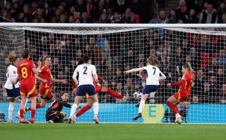 La falta de pegada penaliza a España ante Inglaterra en Wembley