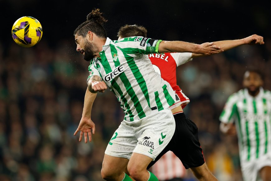 El Athletic se sostiene a balón parado ante el Betis
