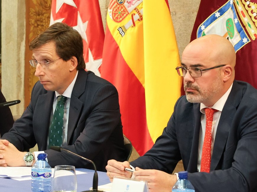 Almeida y el delegado del Gobierno intercambian nuevos reproches y descartan cualquier colaboración