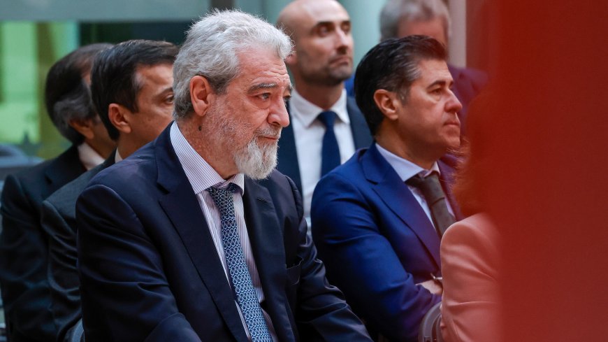 ¿Consultó Miguel Ángel Rodríguez los registros de familiares de residencias? Si lo hizo, es ilegal