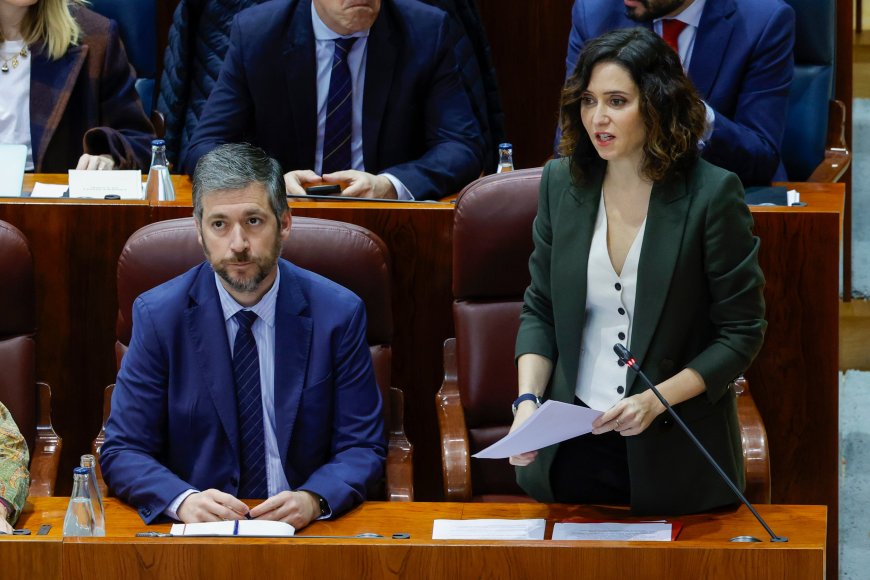 Ayuso evita apoyar a Rodríguez y ataca a las plataformas de víctimas de las residencias y la oposición: “Siempre con las mismas mierdas”