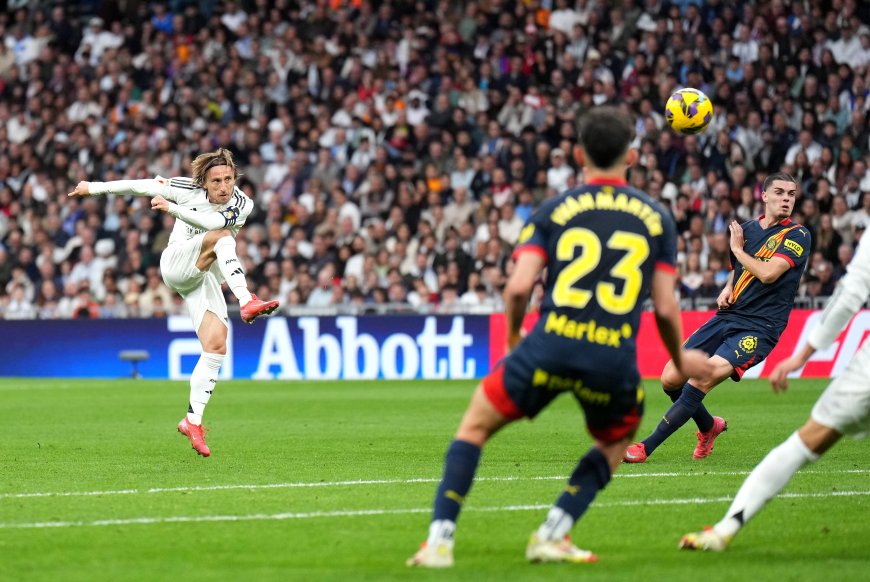 Ancelotti: “Modric tiene que seguir hasta que él quiera”