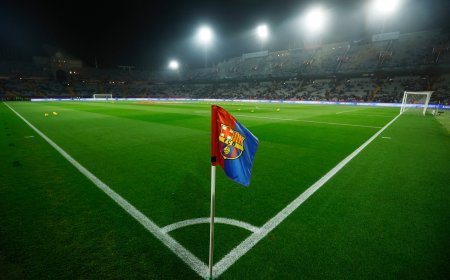 Barcelona - Osasuna en directo | El partido se suspende por la muerte de Carles Miñarro, médico del club azulgrana