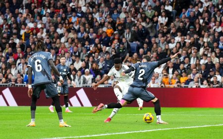 Vinicius y Mbappé afinan para el derbi en la victoria del Real Madrid ante el Rayo