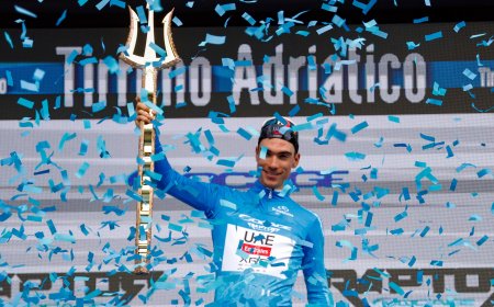 El show de Juan Ayuso, acto primero: un tridente en la Tirreno-Adriático