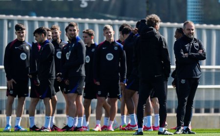 Atlético de Madrid - Barcelona en directo | Flick apuesta por Casadó y Simeone introduce a Le Normand y Samu Lino
