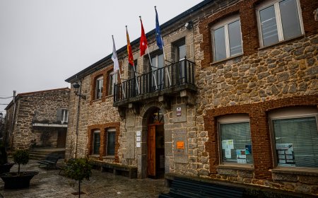 Un alcalde del PP elige a los Legionarios de Cristo para realizar un curso de nuevas masculinidades
