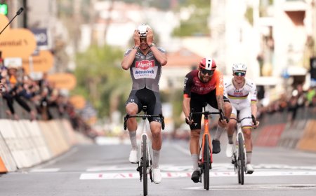 Van der Poel derrota a Pogacar en la Milán-San Remo más hermosa del siglo