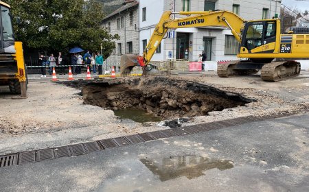 Once euros de peaje para salir y volver a casa: un socavón obliga a miles de vecinos a pasar por una autopista de pago