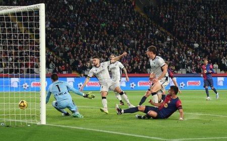 Barcelona - Osasuna en directo | Los azulgrana vencen al descanso con goles de Ferran y Dani Olmo