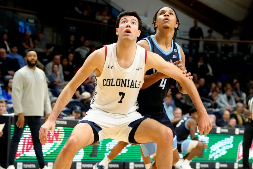 El fenómeno español Álvaro Folgueiras despunta en la NCAA