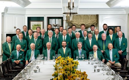 Scheffler ondea la bandera de Estados Unidos en el Masters de Augusta