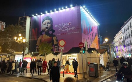 El PSOE denuncia que en Madrid se están poniendo andamios de publicidad sin que haya obras: “Es un negocio redondo”