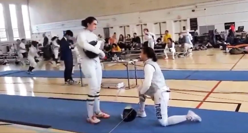 “Soy una mujer y esto es un hombre”: la negativa de una tiradora a enfrentarse a una rival transgénero en una competición de esgrima en EE UU