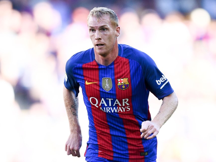 Mathieu, el futbolista que trabaja