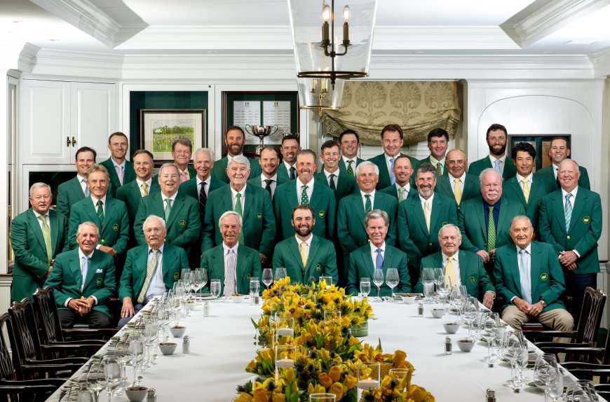 Scheffler ondea la bandera de Estados Unidos en el Masters de Augusta