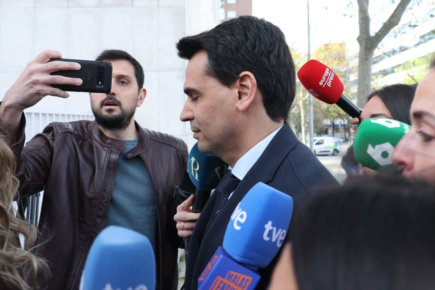 González Amador desvela a la jueza que paga 5.000 euros al mes por el ático que disfruta junto a Ayuso encima de su vivienda