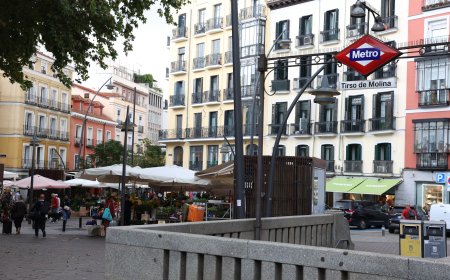 Veinte comunidades de vecinos de Tirso de Molina en Madrid piden paralizar la obra por “colapso circulatorio”