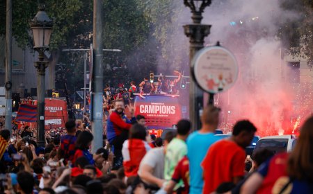 Barcelona se rinde a los campeones