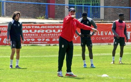 Víctor Valdés deja el Ávila un mes después de fichar como entrenador