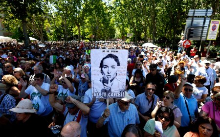 La defensa de la sanidad pública vuelve a llenar las calles de Madrid: “Veo cada vez más deterioro y más seguros privados”