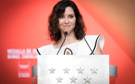 Ayuso denuncia sin pruebas una operación de Estado contra ella y su pareja: “Que condenen a Sánchez por narcotráfico”