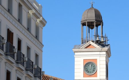 Una hora menos en Canarias (y en Madrid): el reloj de la Puerta del Sol se retrasa y activa el ‘modo canario’