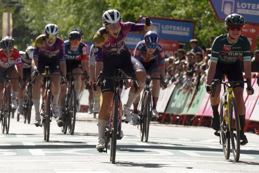 Etapa y liderato de la Vuelta a España femenina para Femke Gerritse en Huesca