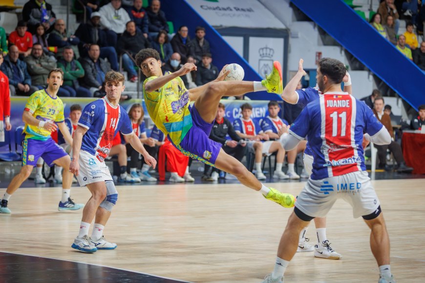 El sorprendente caso en el balonmano español de Marcos Fis