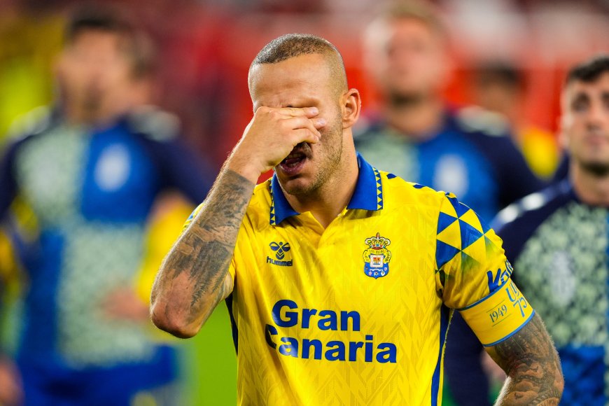 La UD Las Palmas desciende a Segunda tras un catastrófico año