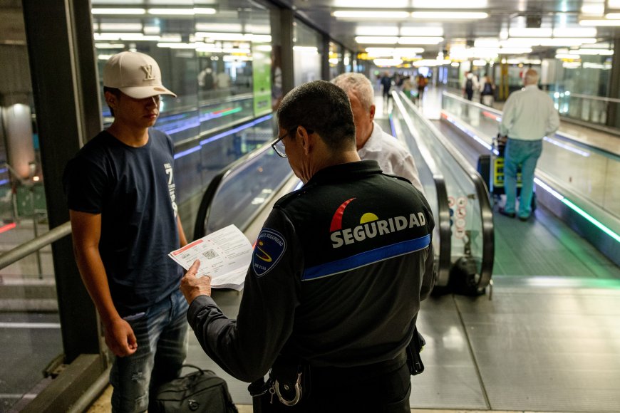 Sin incidentes en el primer día de control de acceso a Barajas: las personas sin hogar entraron antes de la hora de cierre