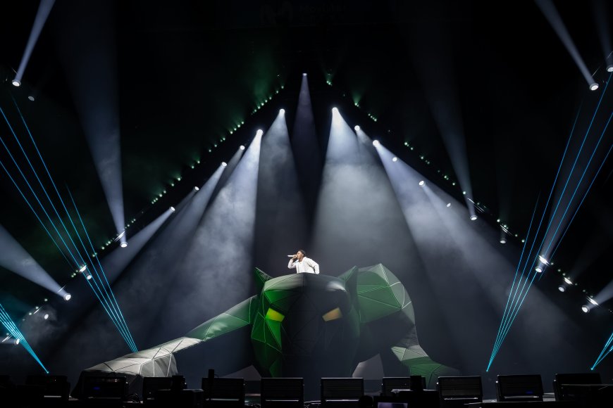 El Movistar Arena interrumpe el concierto de Myke Towers por superar el nivel de sonido: “La música tiene que ser bienvenida, no un problema”