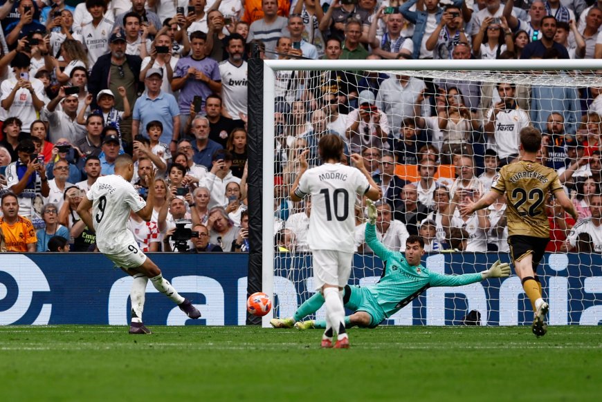 Real Madrid - Real Sociedad en directo | Los blancos ganan al descanso gracias al gol de Mbappé