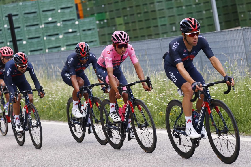 Jonathan Castroviejo cuelga la bici y el ciclismo se hace un poco más pequeño