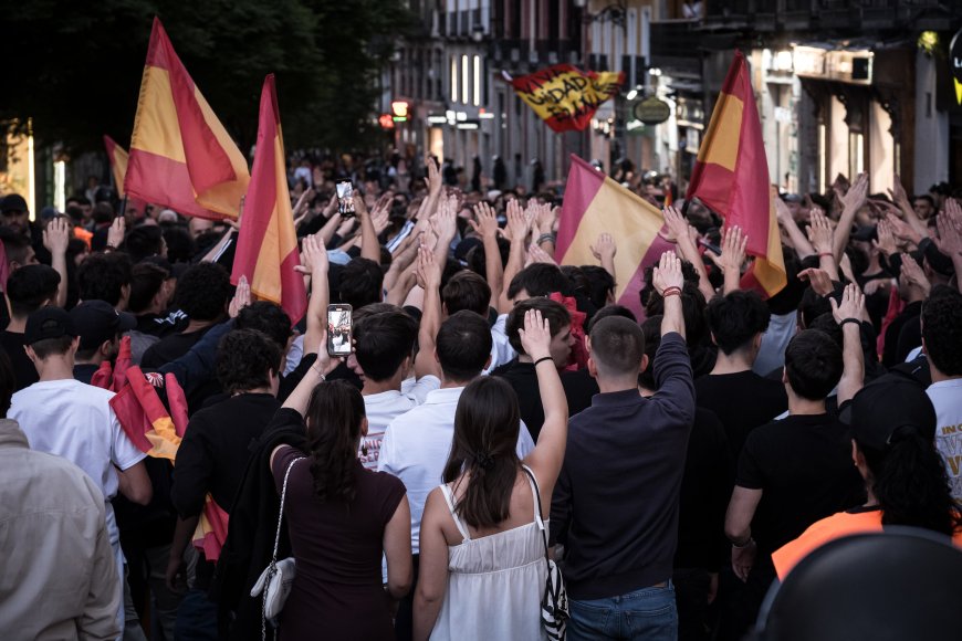 El pantalón beige y la normalización del fascismo