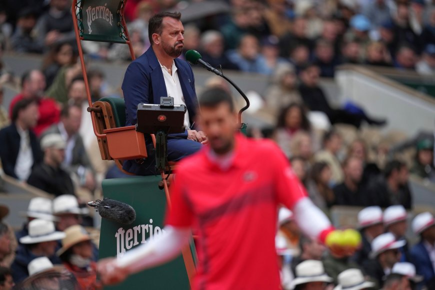 Un día entre viento y una sacudida, de Djokovic y el techo a la tunda de Azarenka