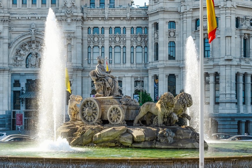 La Cibeles suspende el examen del tiempo y estará cubierta para su restauración entre junio y octubre de 2026