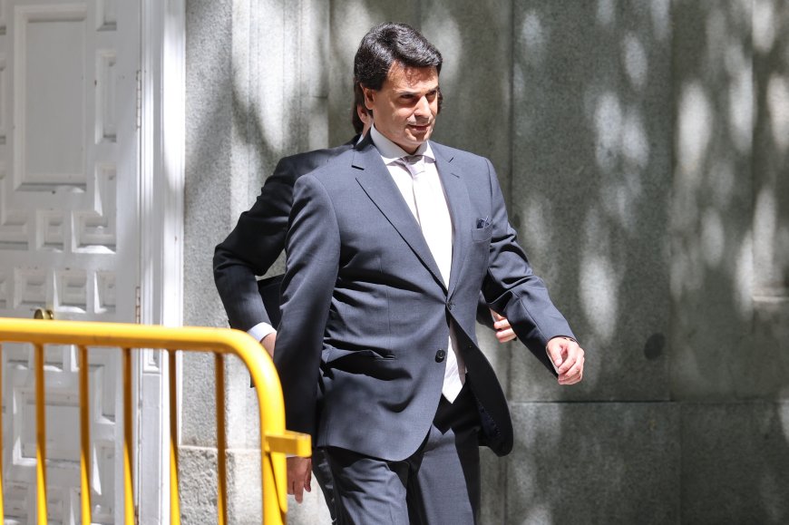 La pareja de Ayuso admitió en el Supremo que su abogado le informó de que pactar suponía reconocer los delitos
