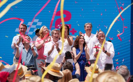 Ayuso: “A la ministra de Sanidad le gustan los porros y a mí la fruta”