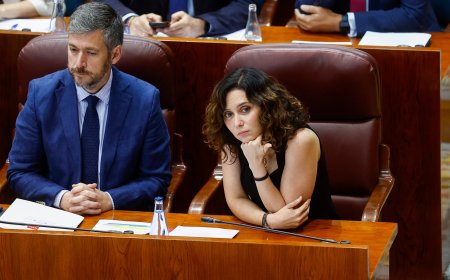 Ayuso amenaza con irse de la Conferencia de Presidentes de Barcelona: “O se habla español o me saldré. No me pondré el pinganillo”