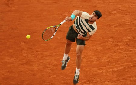 Musetti - Alcaraz en directo | Alcaraz jugará la final de Roland Garros tras la retirada de Musetti en el cuarto set de la semifinal (4-6, 7-6 (3), 6-0 y 2-0)